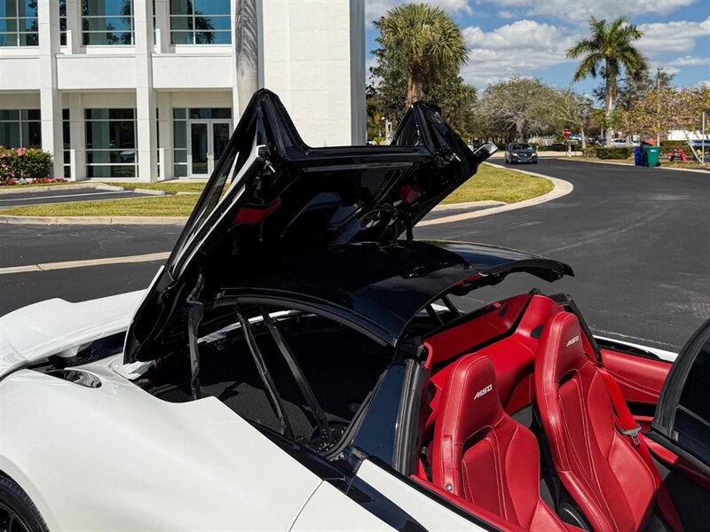 2024 McLaren 750S Spider - Photo 68 - Bonita Springs, FL 34134