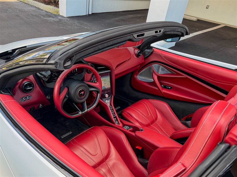 2024 McLaren 750S Spider - Photo 2 - Bonita Springs, FL 34134