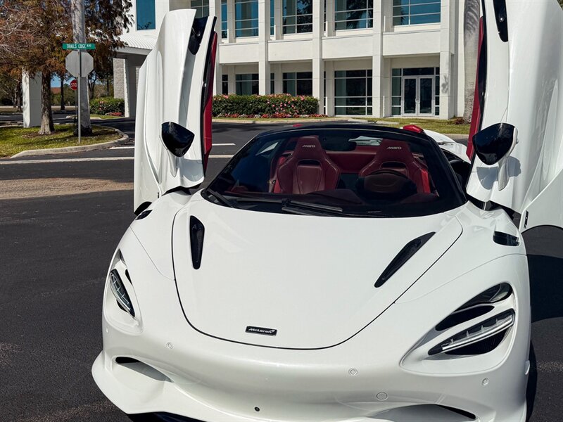 2024 McLaren 750S Spider - Photo 4 - Bonita Springs, FL 34134