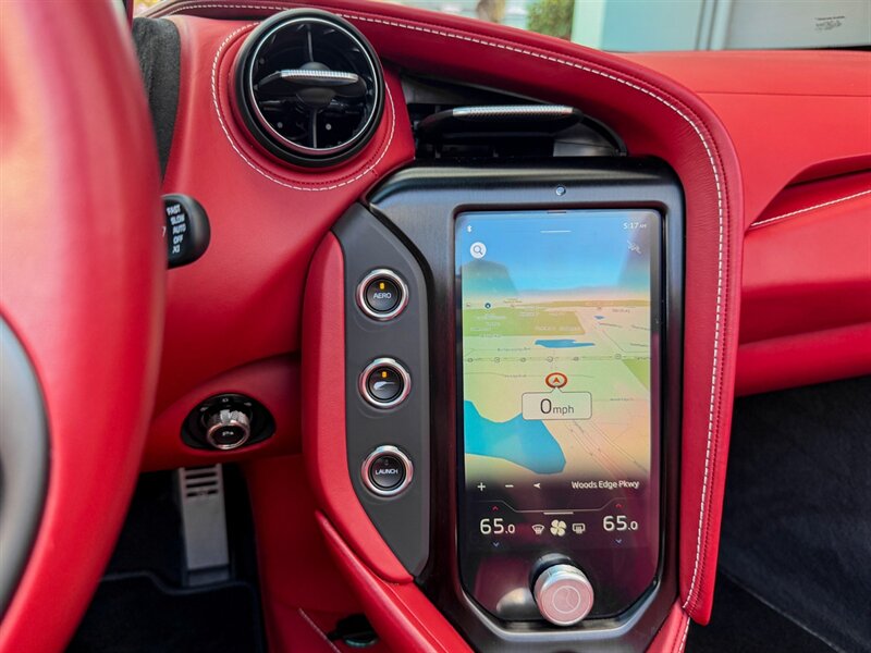 2024 McLaren 750S Spider - Photo 21 - Bonita Springs, FL 34134