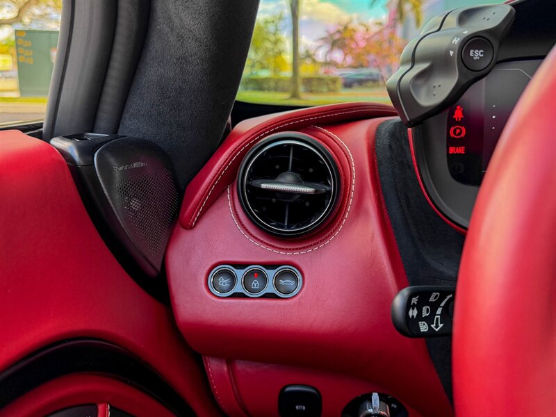 2024 McLaren 750S Spider - Photo 25 - Bonita Springs, FL 34134