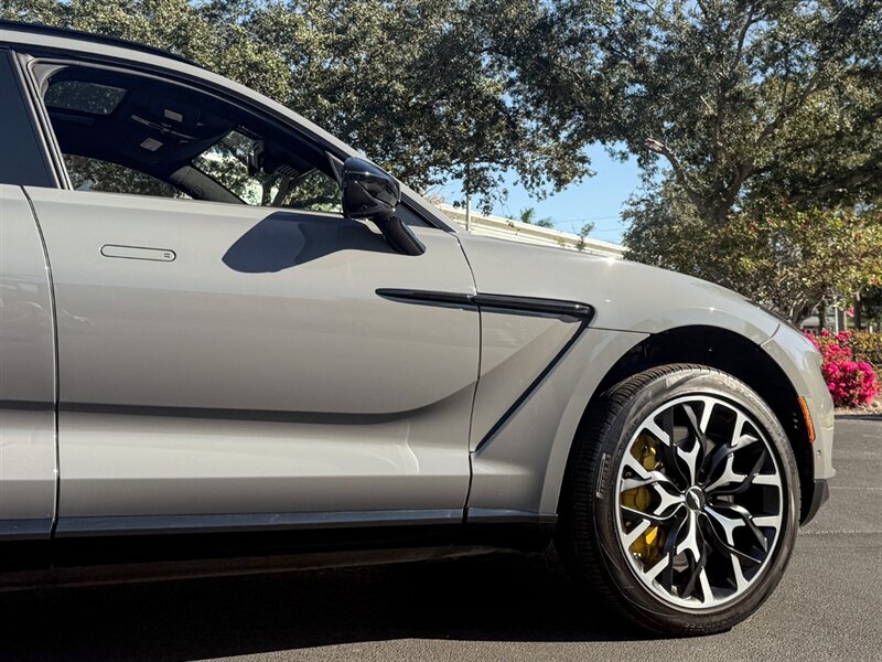 2021 Aston Martin DBX   - Photo 65 - Bonita Springs, FL 34134