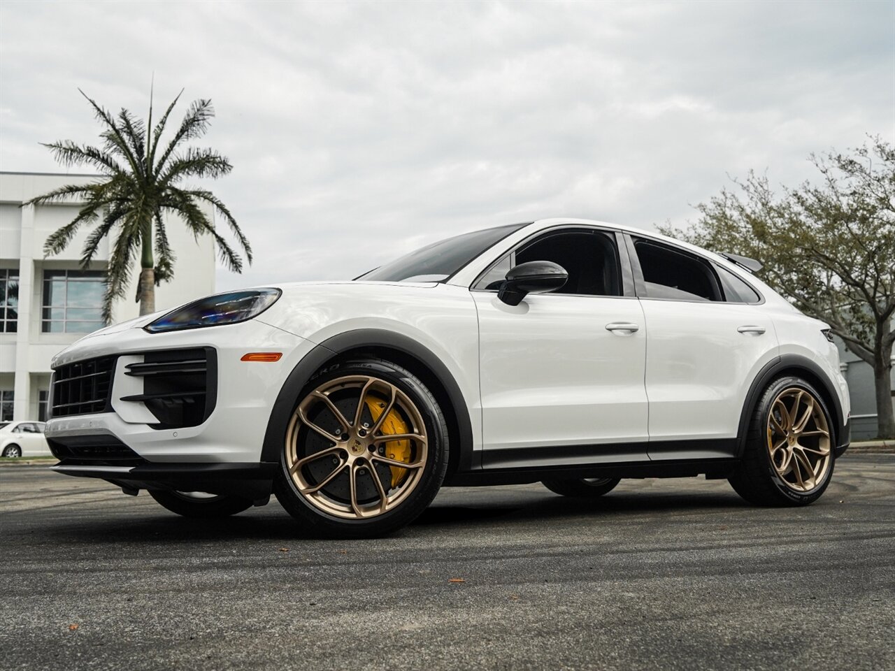 2024 Porsche Cayenne Turbo GT   - Photo 11 - Bonita Springs, FL 34134