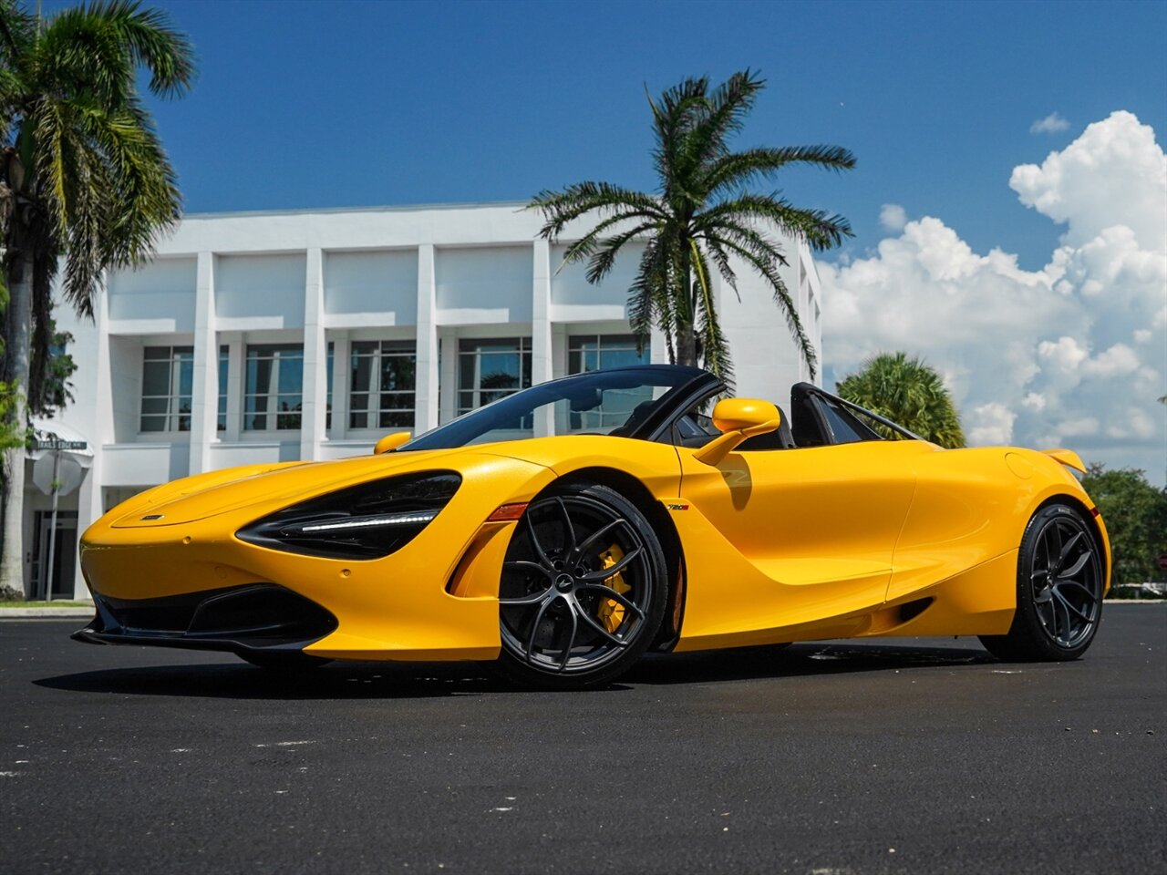 2021 McLaren 720S Spider Performance   - Photo 11 - Bonita Springs, FL 34134