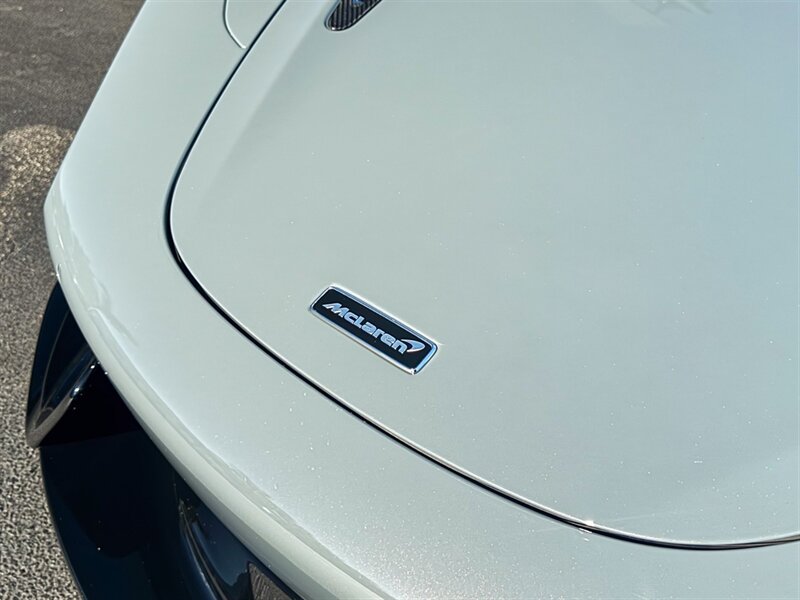 2022 McLaren 765LT Spider   - Photo 4 - Bonita Springs, FL 34134
