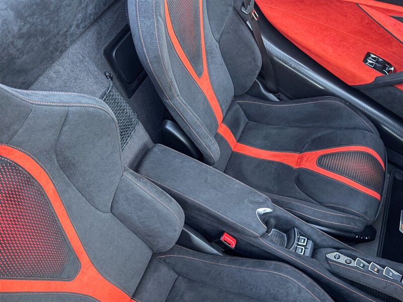 2022 McLaren 765LT Spider   - Photo 35 - Bonita Springs, FL 34134