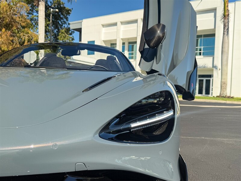 2022 McLaren 765LT Spider   - Photo 3 - Bonita Springs, FL 34134