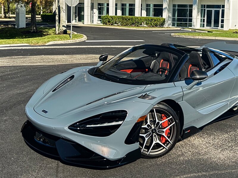 2022 McLaren 765LT Spider   - Photo 12 - Bonita Springs, FL 34134