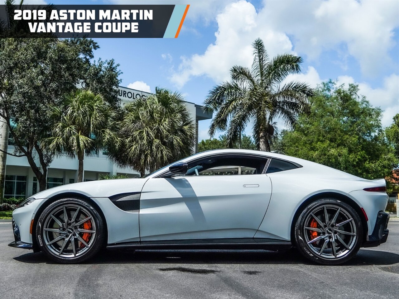 2019 Aston Martin Vantage   - Photo 30 - Bonita Springs, FL 34134