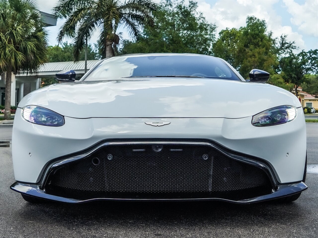 2019 Aston Martin Vantage   - Photo 5 - Bonita Springs, FL 34134