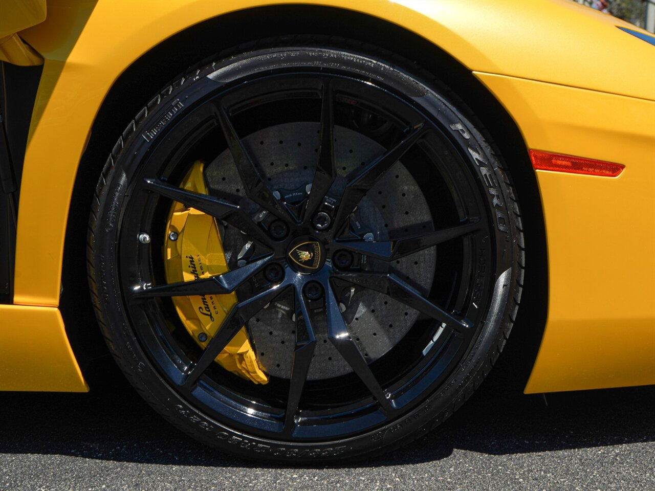 2014 Lamborghini Aventador LP 700-4  Roadster - Photo 27 - Bonita Springs, FL 34134