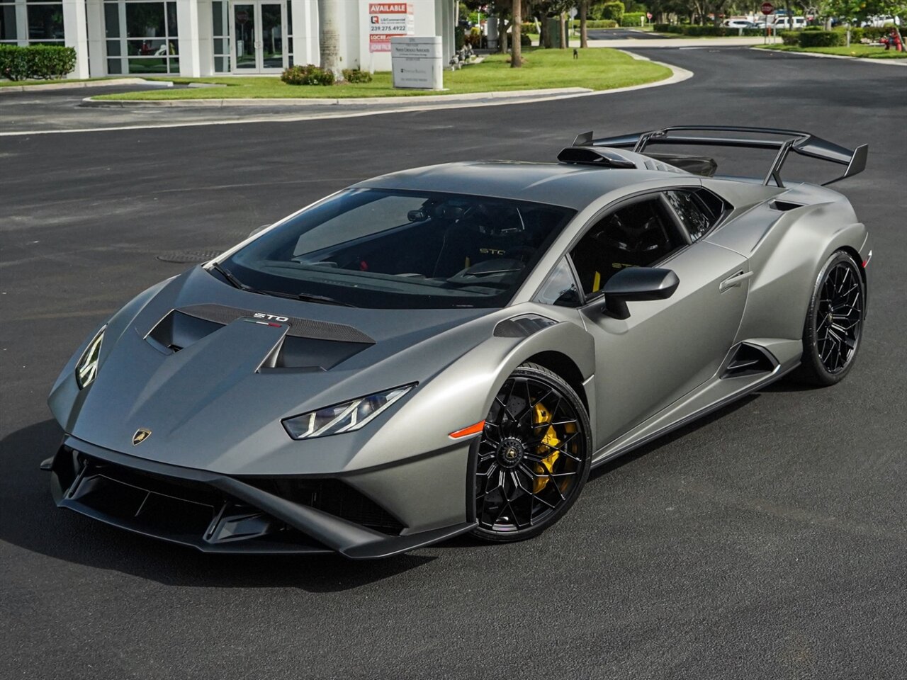 2021 Lamborghini Huracan STO   - Photo 12 - Bonita Springs, FL 34134