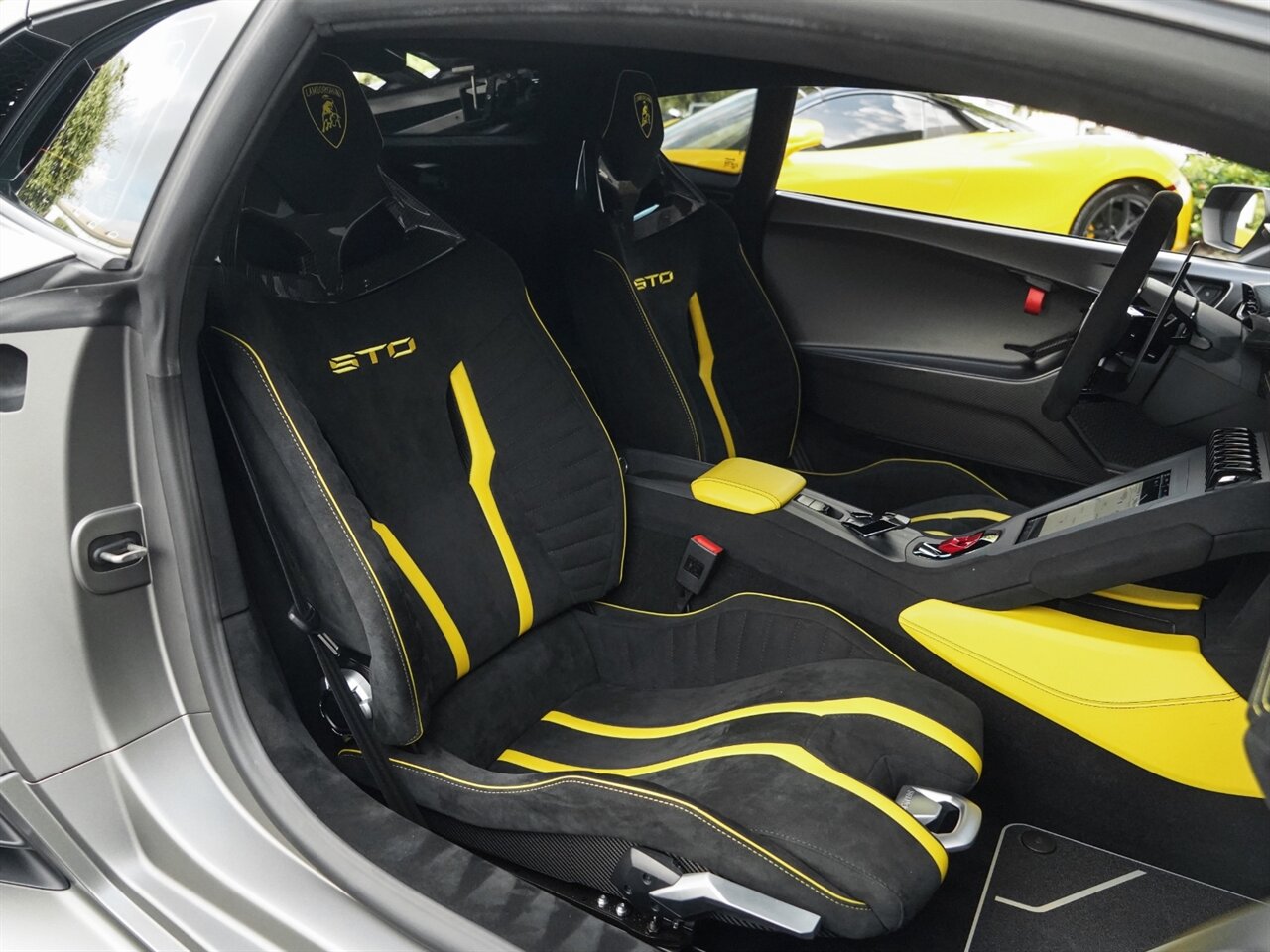 2021 Lamborghini Huracan STO   - Photo 32 - Bonita Springs, FL 34134