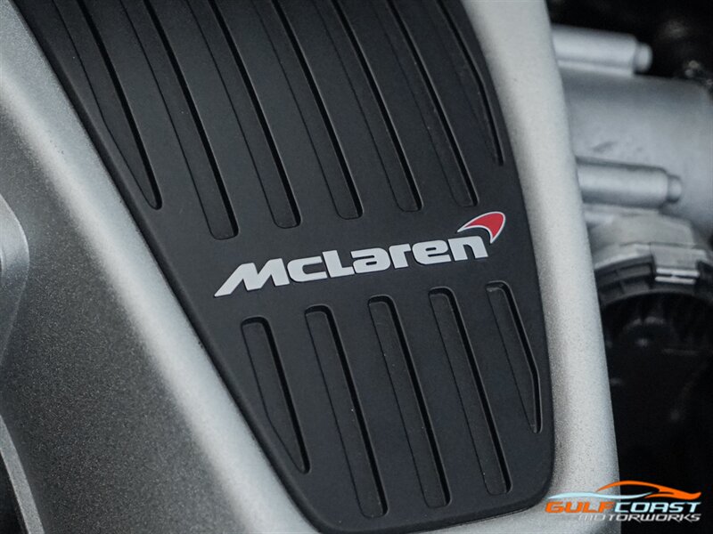 2012 McLaren MP4-12C photo