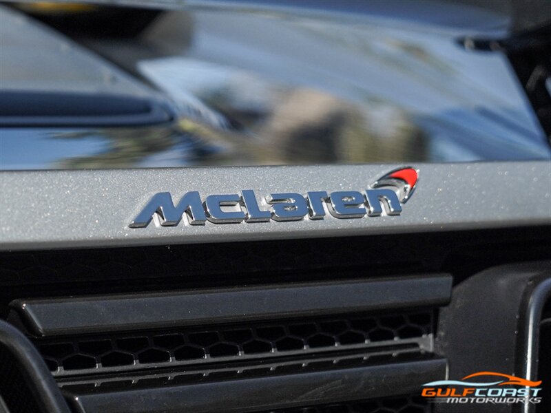 2012 McLaren MP4-12C photo