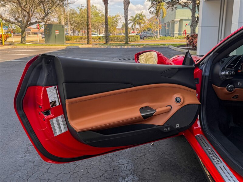 2018 Ferrari 488 GTB   - Photo 25 - Bonita Springs, FL 34134