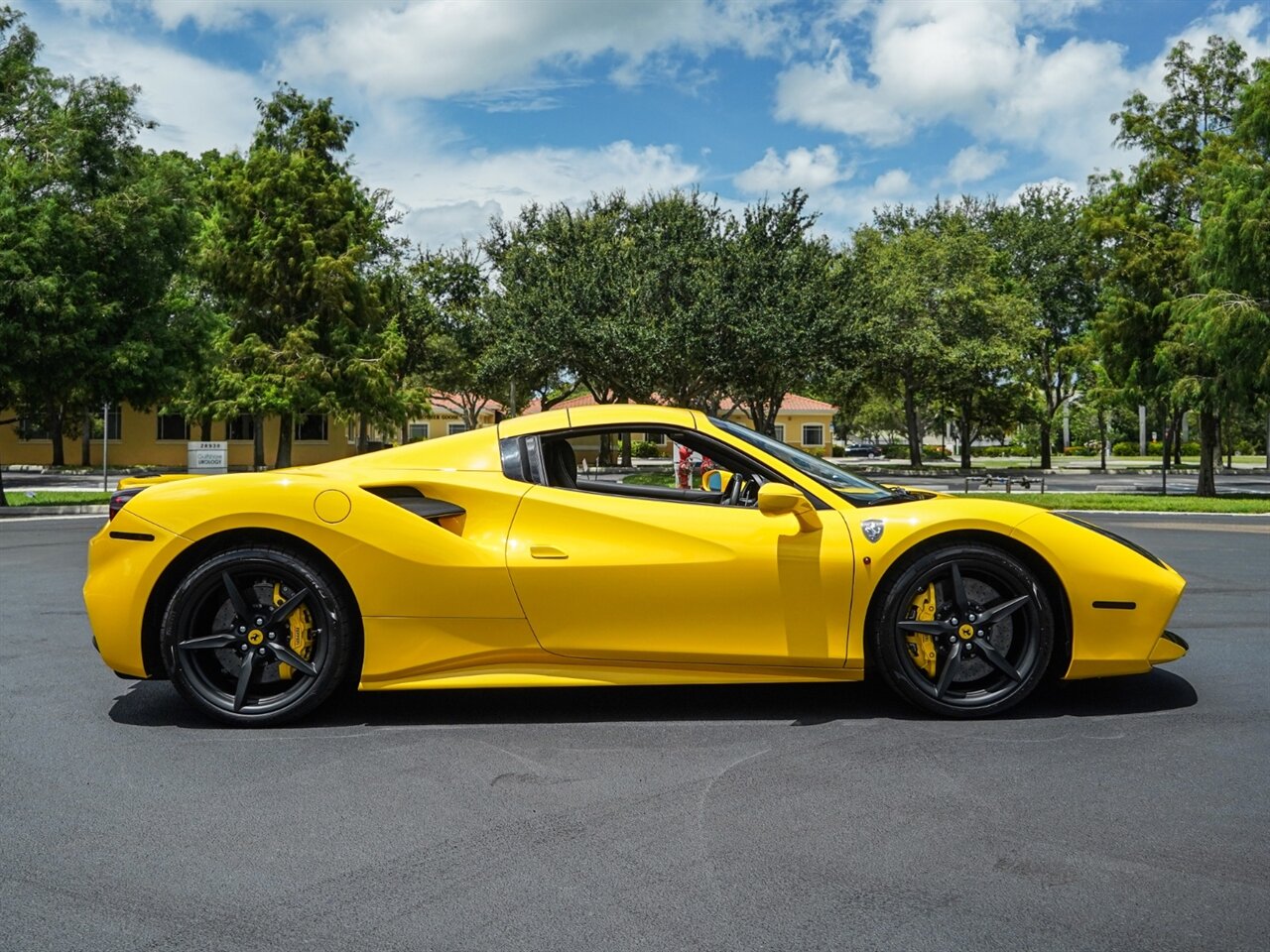 2018 Ferrari 488 Spider   - Photo 75 - Bonita Springs, FL 34134