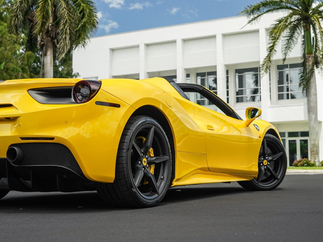 2018 Ferrari 488 Spider   - Photo 63 - Bonita Springs, FL 34134