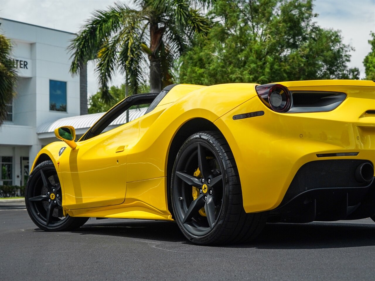 2018 Ferrari 488 Spider   - Photo 49 - Bonita Springs, FL 34134