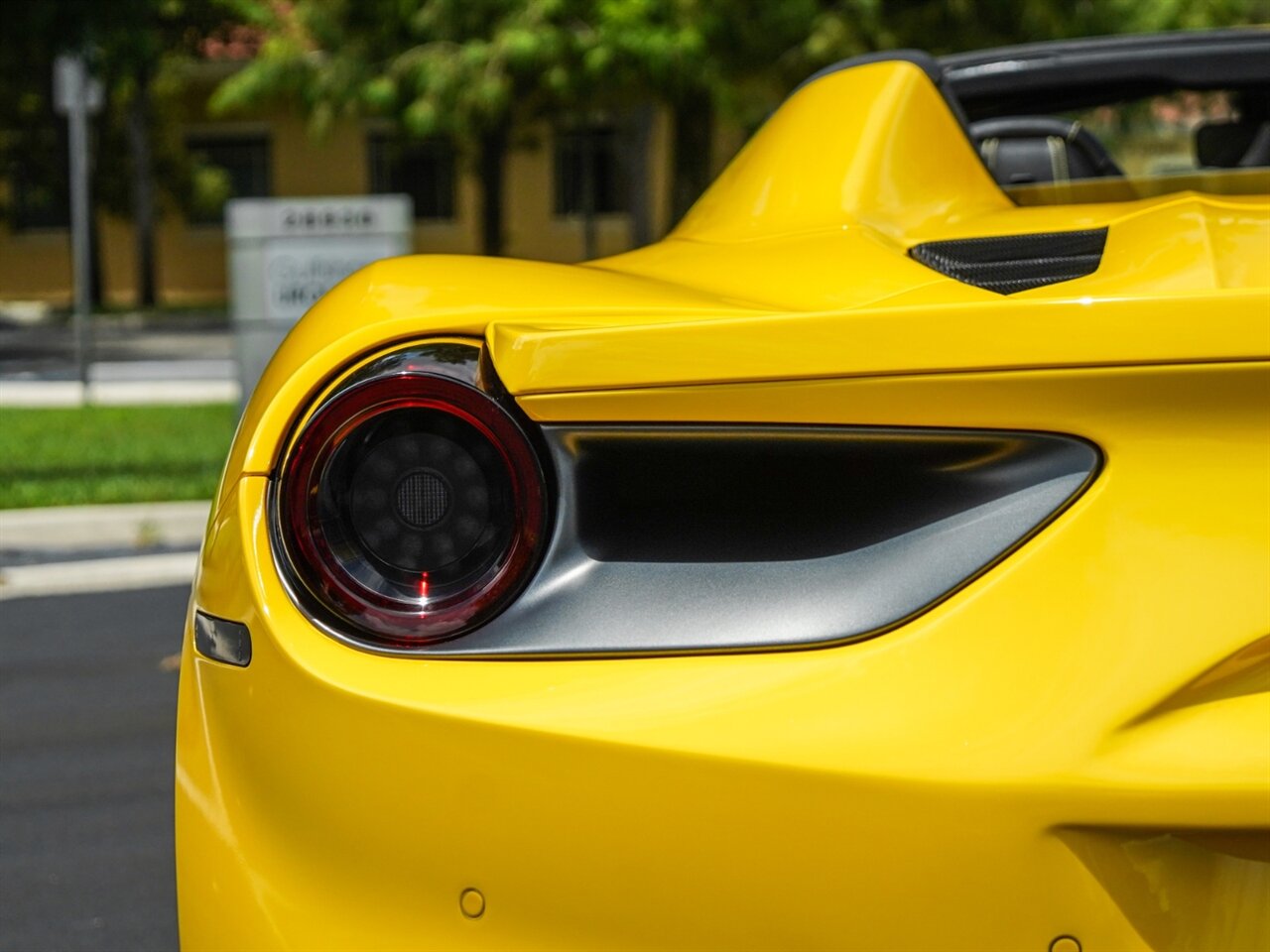 2018 Ferrari 488 Spider   - Photo 53 - Bonita Springs, FL 34134