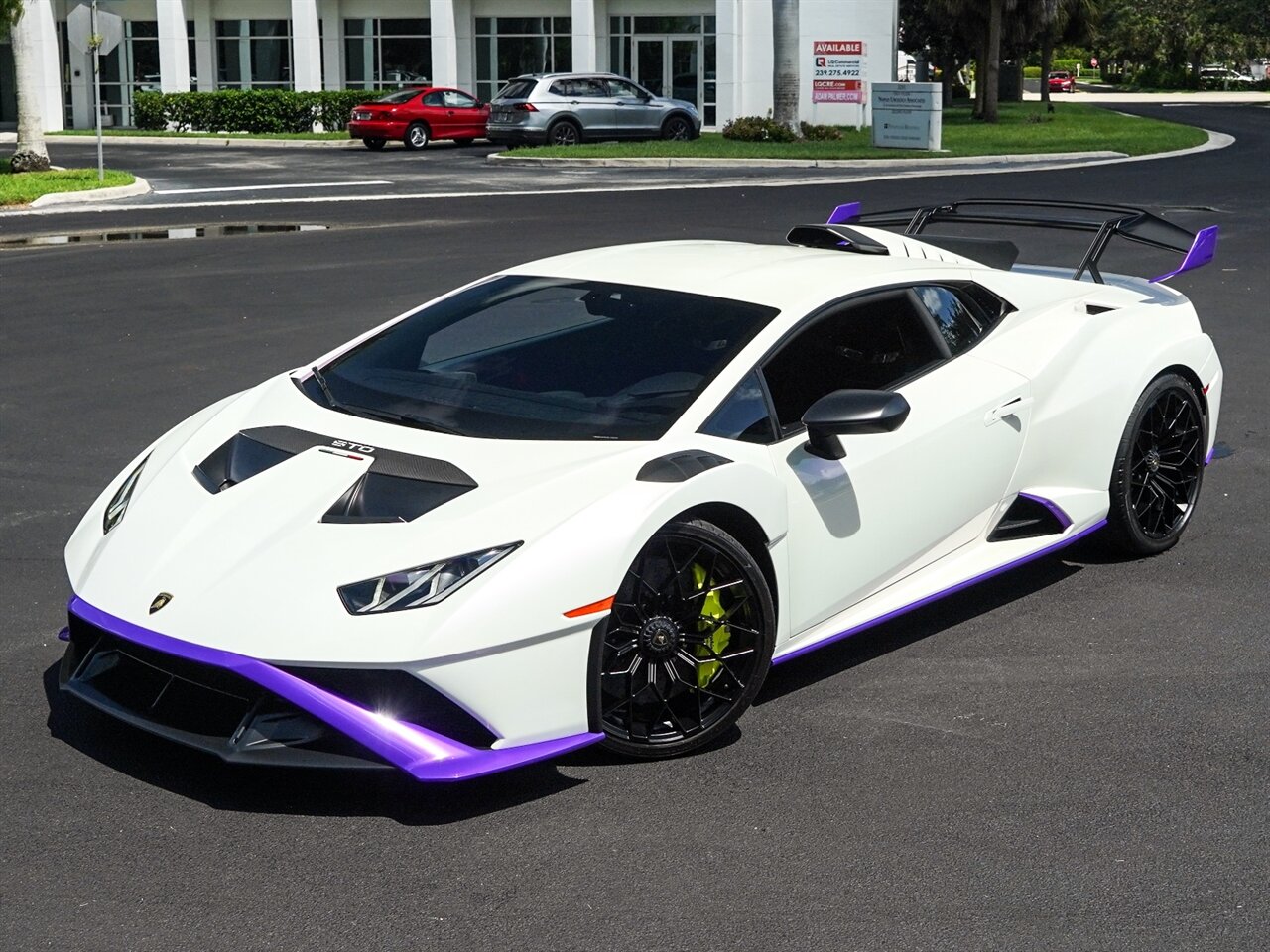 2022 Lamborghini Huracan STO   - Photo 12 - Bonita Springs, FL 34134