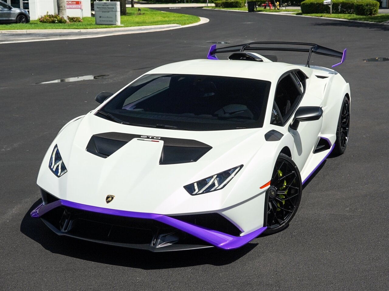 2022 Lamborghini Huracan STO   - Photo 10 - Bonita Springs, FL 34134