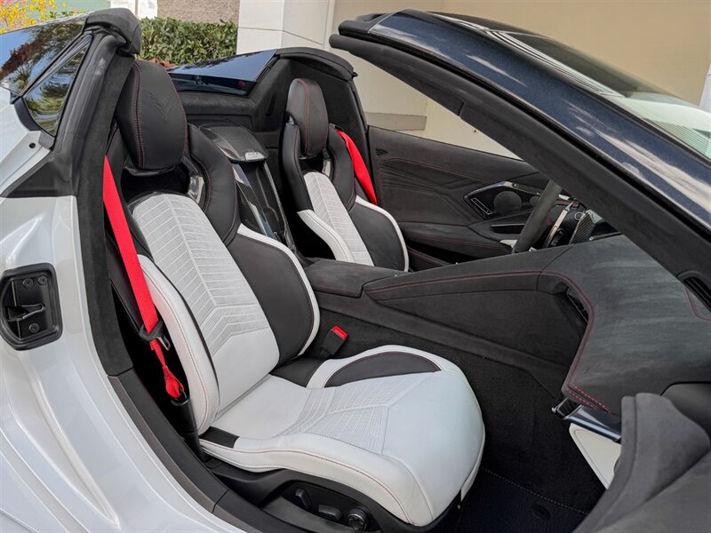 2023 Chevrolet Corvette Z06   - Photo 35 - Bonita Springs, FL 34134