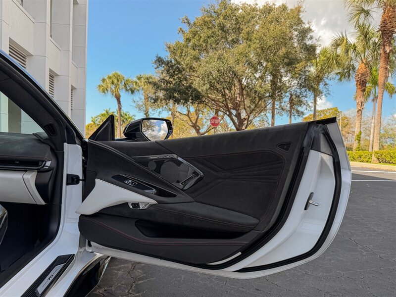 2023 Chevrolet Corvette Z06   - Photo 42 - Bonita Springs, FL 34134