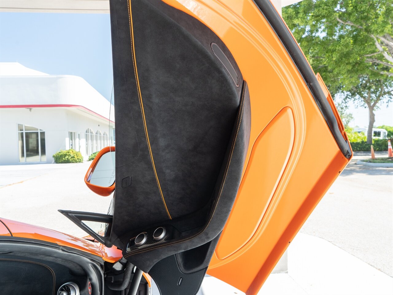 2015 McLaren 650S   - Photo 21 - Bonita Springs, FL 34134
