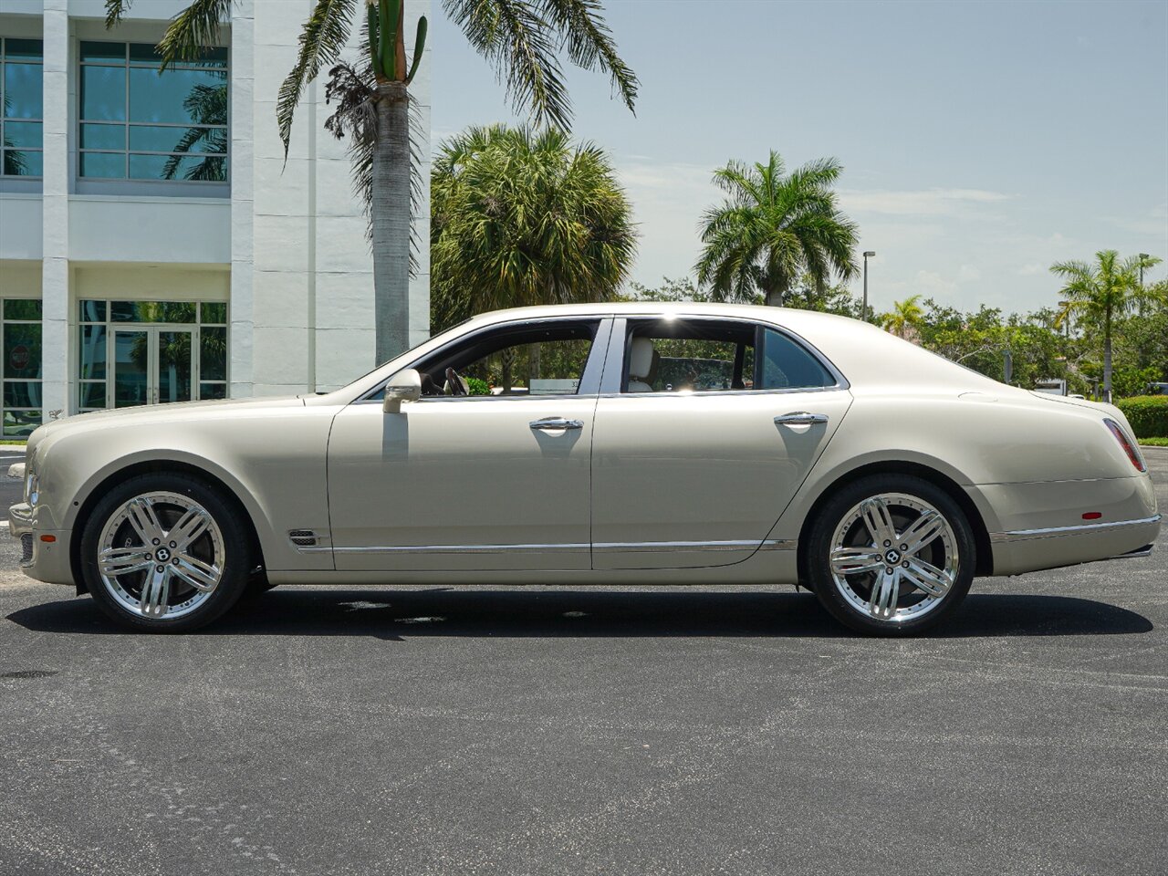2014 Bentley Mulsanne   - Photo 18 - Bonita Springs, FL 34134
