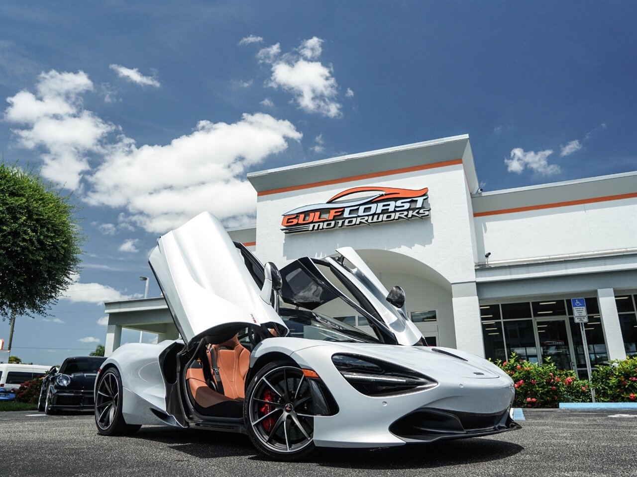 2018 McLaren 720S Luxury   - Photo 1 - Bonita Springs, FL 34134