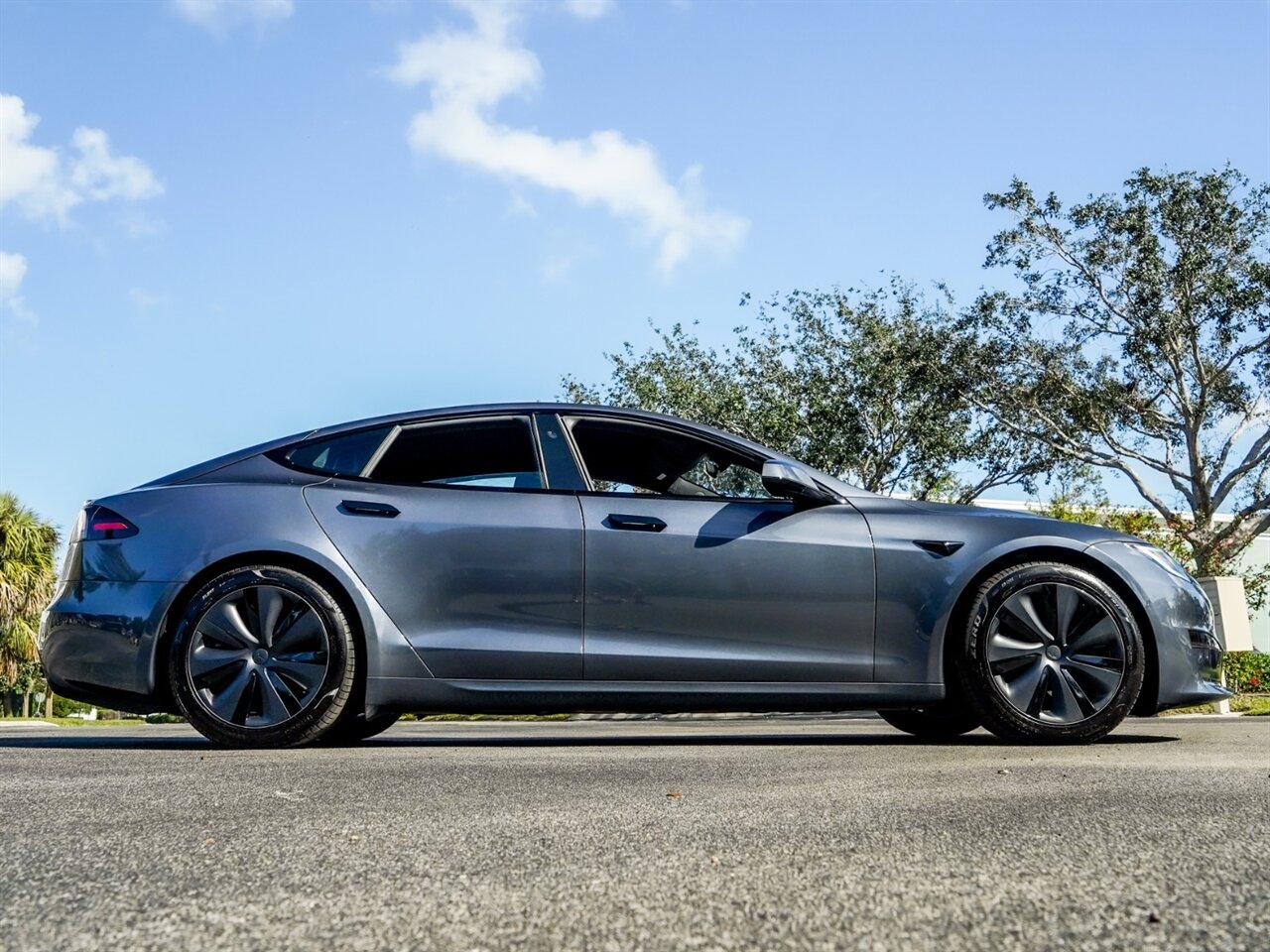 2022 Tesla Model S   - Photo 44 - Bonita Springs, FL 34134