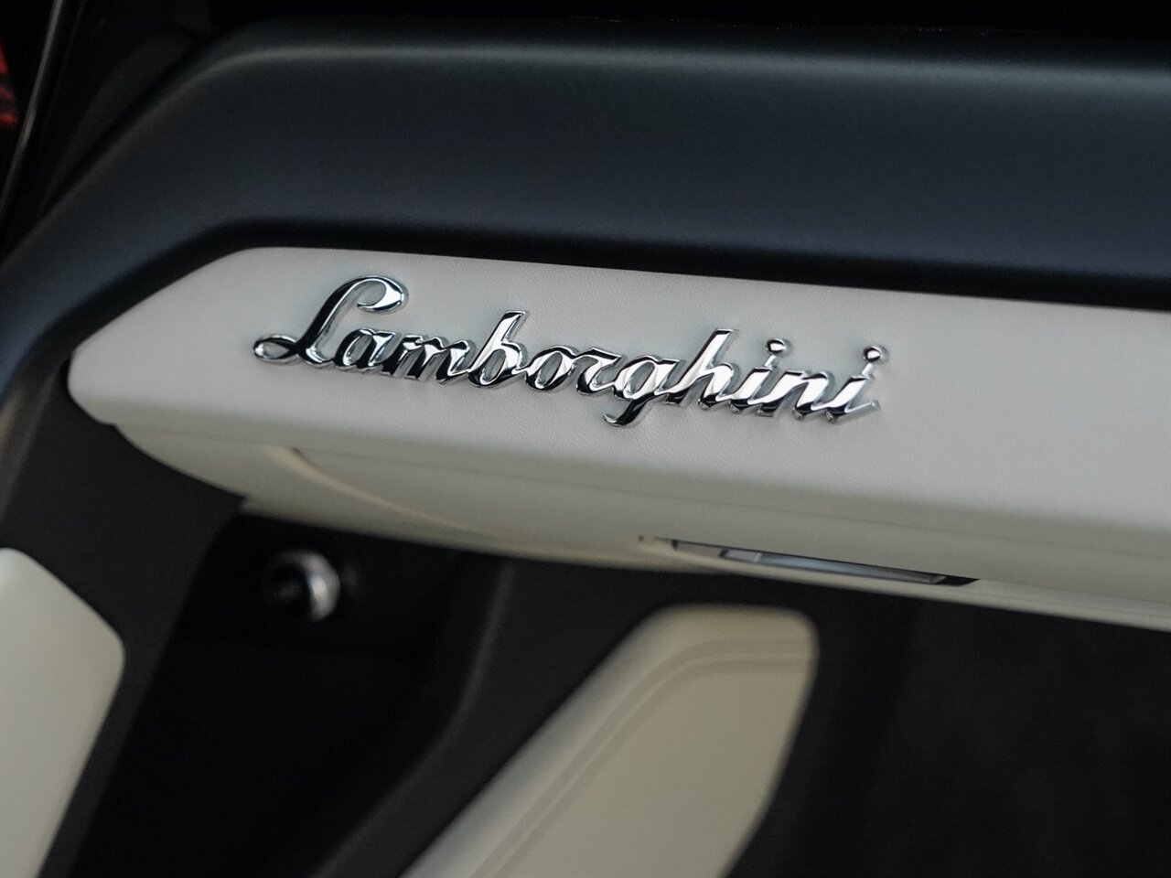 2023 Lamborghini Urus S   - Photo 42 - Bonita Springs, FL 34134