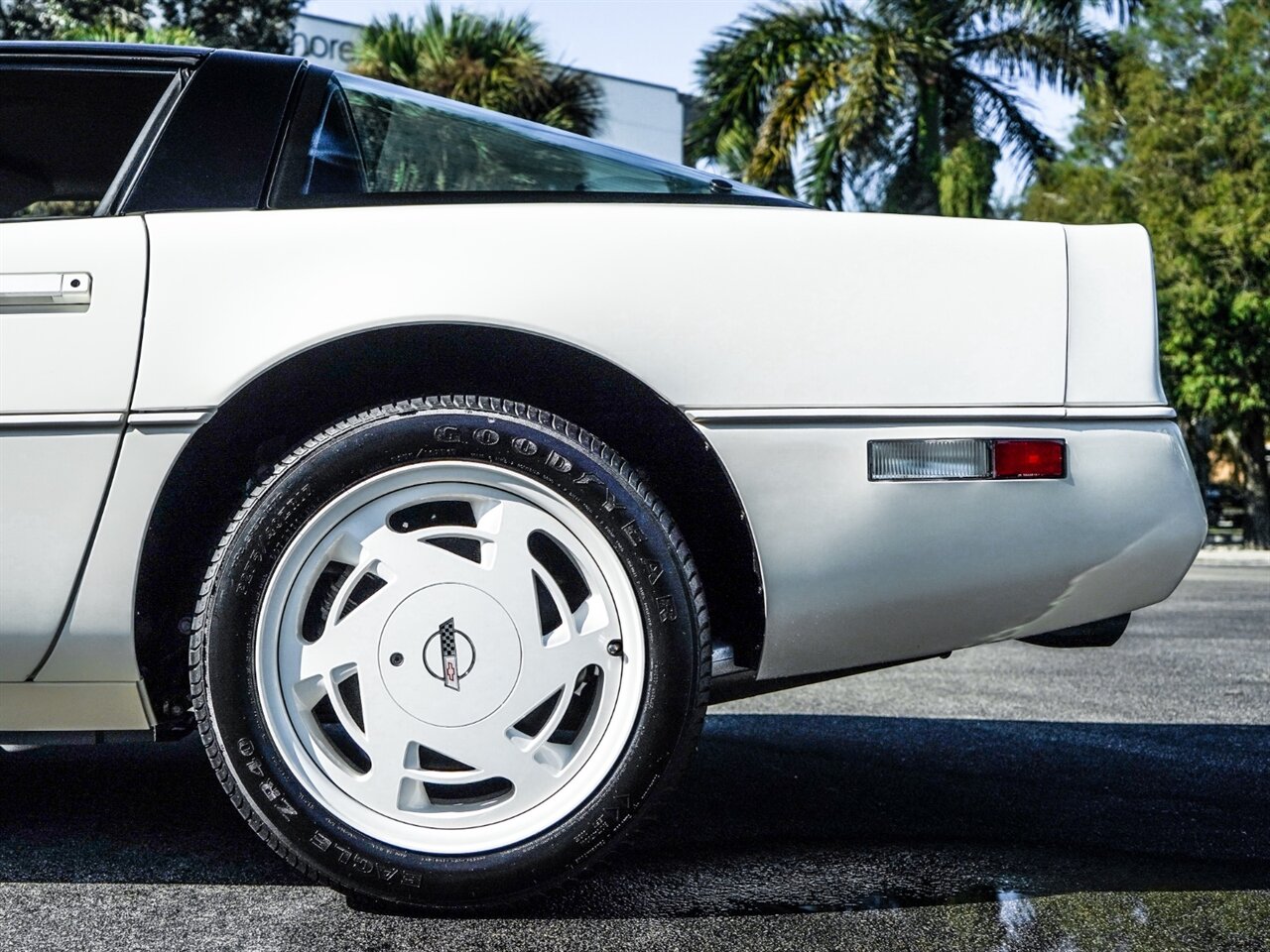1988 Chevrolet Corvette 35th Anniversary   - Photo 36 - Bonita Springs, FL 34134