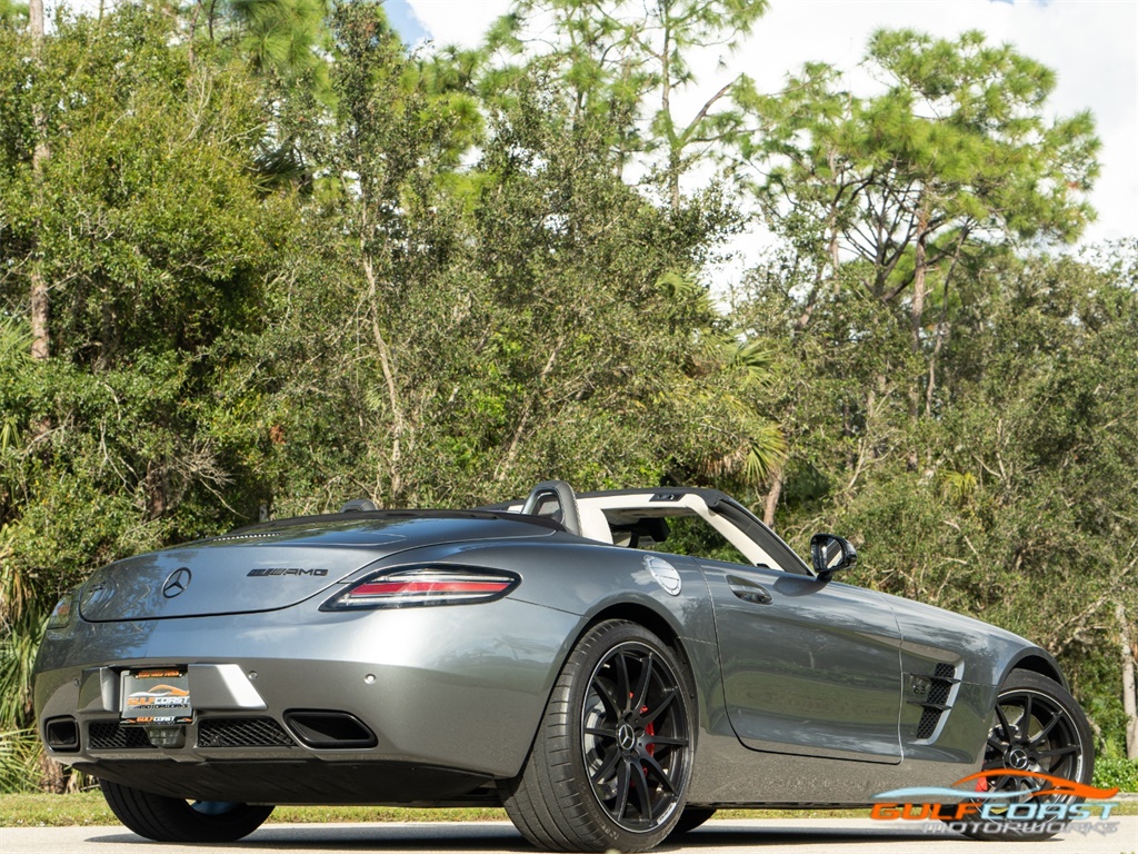 2014 Mercedes-Benz SLS AMG GT   - Photo 44 - Bonita Springs, FL 34134