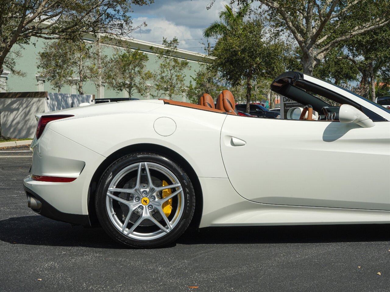 2015 Ferrari California T   - Photo 28 - Bonita Springs, FL 34134