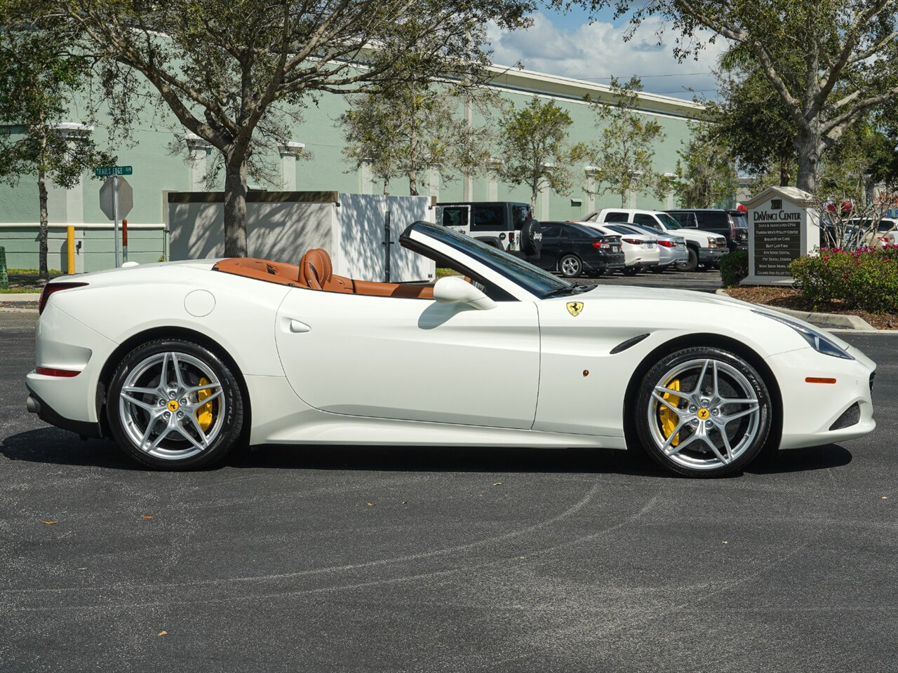 2015 Ferrari California T   - Photo 26 - Bonita Springs, FL 34134