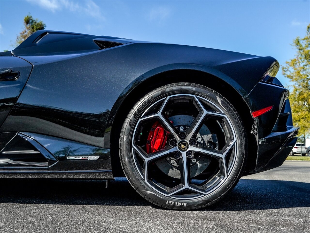 2022 Lamborghini Huracan Spyder   - Photo 36 - Bonita Springs, FL 34134