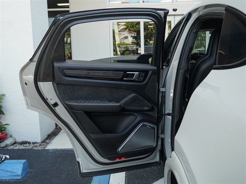 2022 Porsche Cayenne Turbo GT - Photo 39 - Bonita Springs, FL 34134