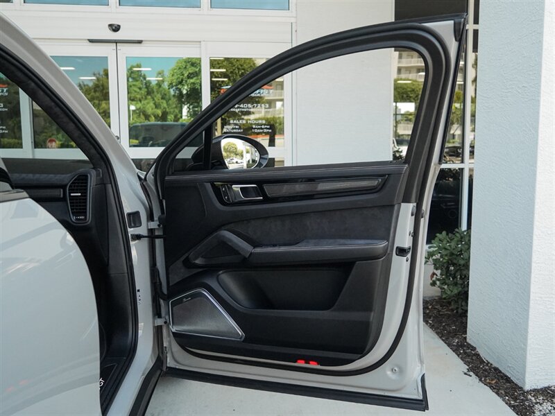 2022 Porsche Cayenne Turbo GT - Photo 46 - Bonita Springs, FL 34134