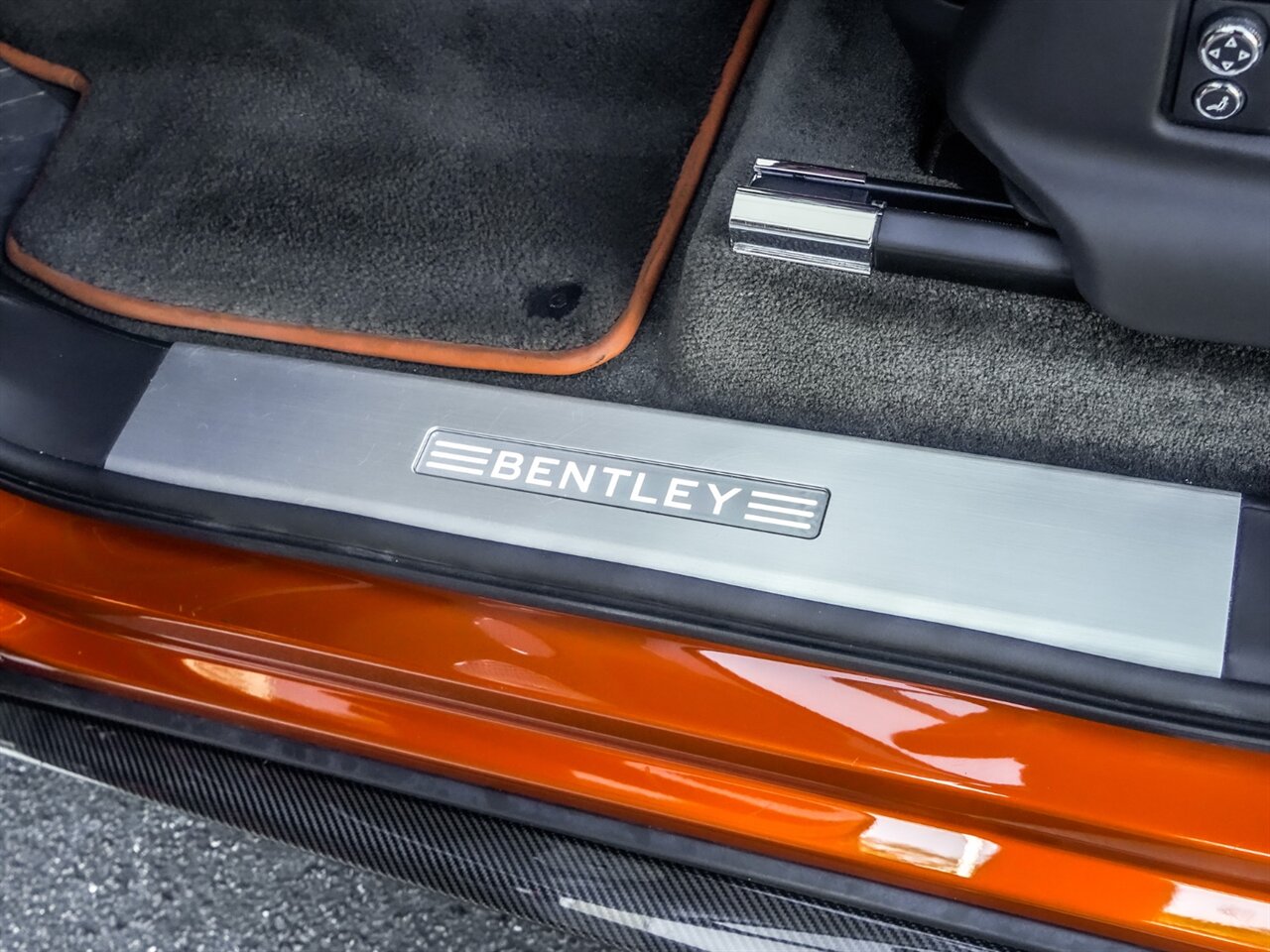 2021 Bentley Bentayga V8   - Photo 24 - Bonita Springs, FL 34134
