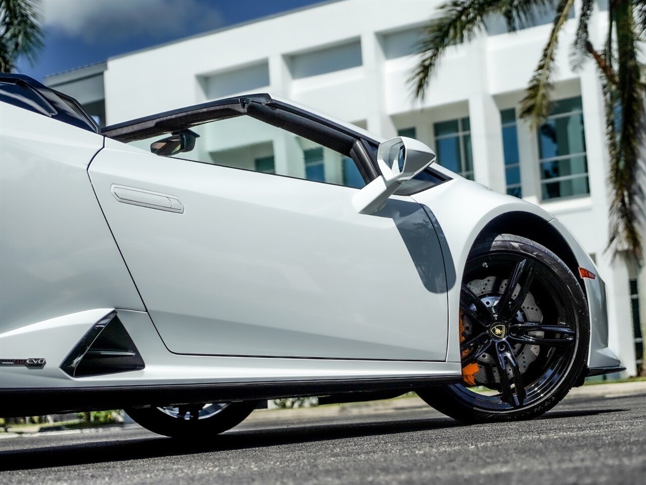 2020 Lamborghini Huracan EVO Spyder   - Photo 38 - Bonita Springs, FL 34134