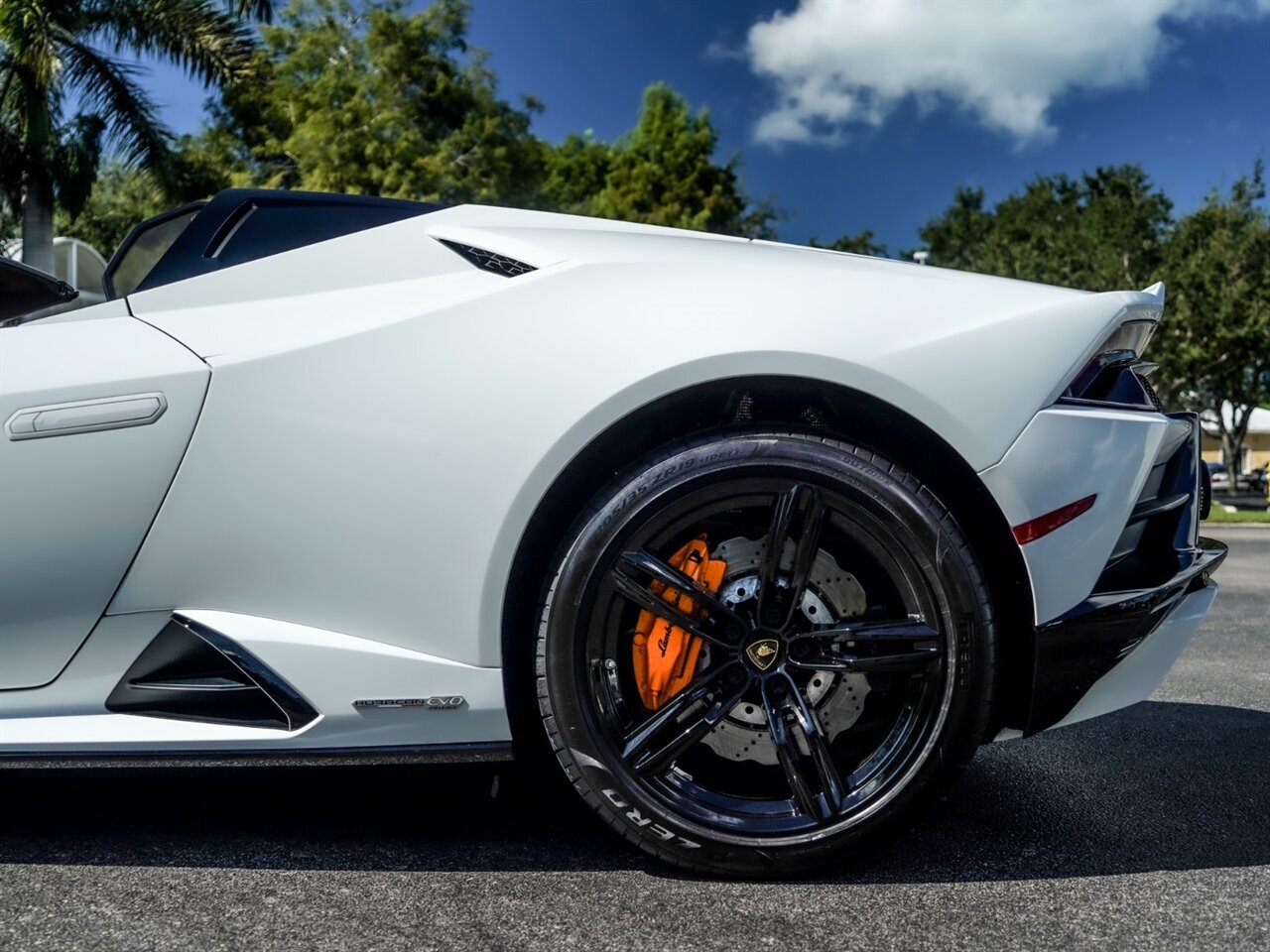 2020 Lamborghini Huracan EVO Spyder   - Photo 32 - Bonita Springs, FL 34134