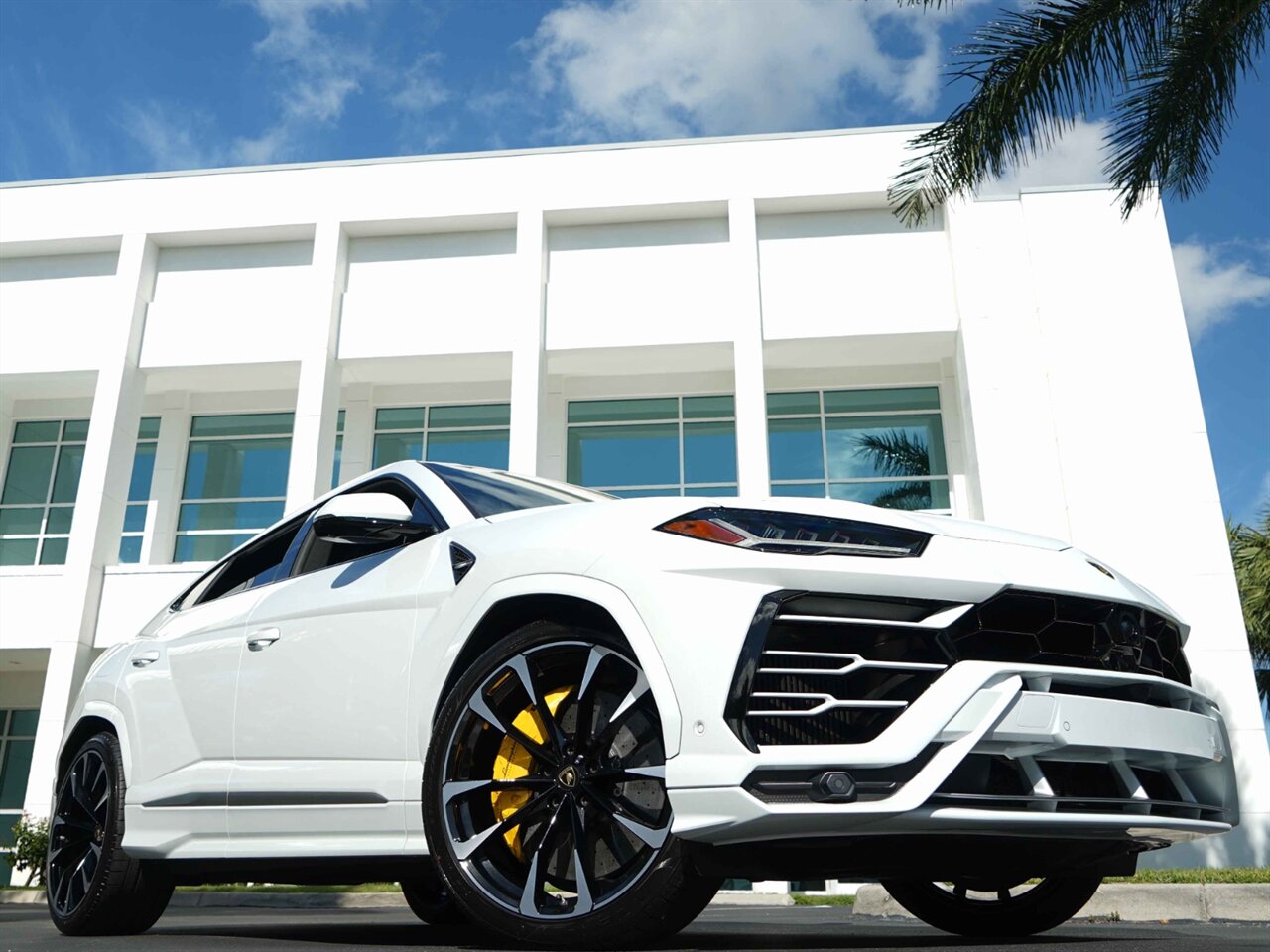 2020 Lamborghini Urus   - Photo 15 - Bonita Springs, FL 34134
