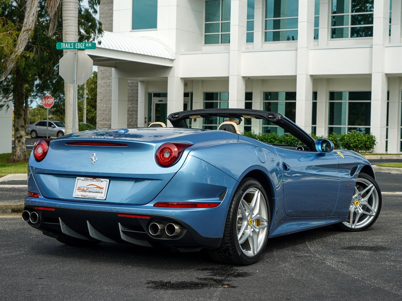 2015 Ferrari California T   - Photo 25 - Bonita Springs, FL 34134