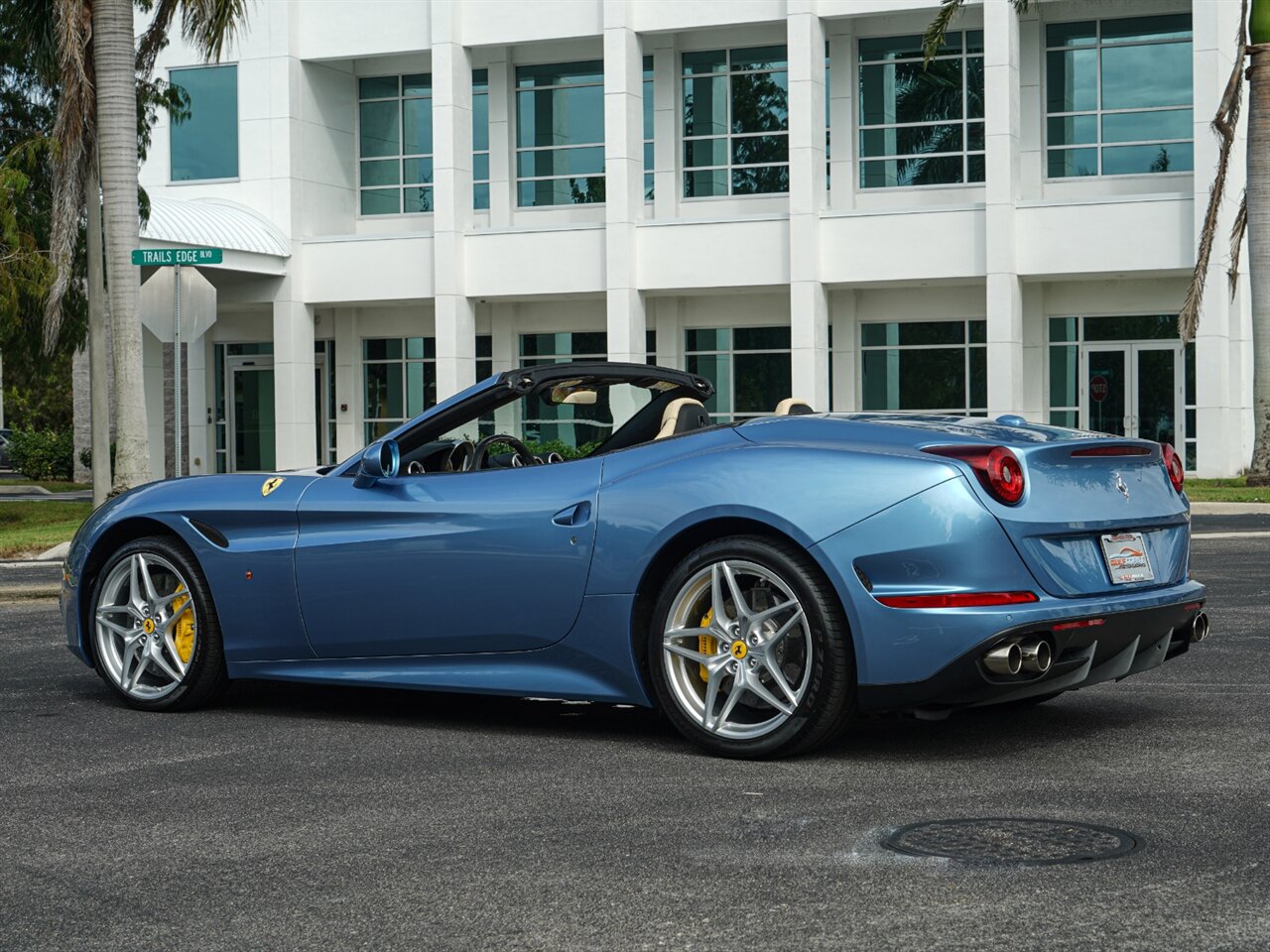 2015 Ferrari California T   - Photo 27 - Bonita Springs, FL 34134