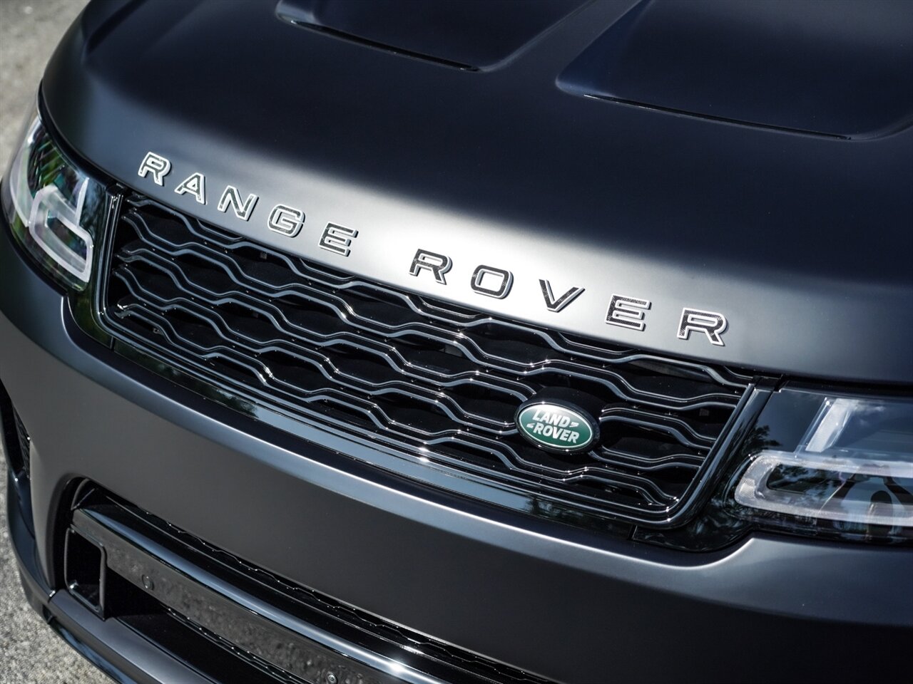 2022 Land Rover Range Rover Sport SVR   - Photo 12 - Bonita Springs, FL 34134