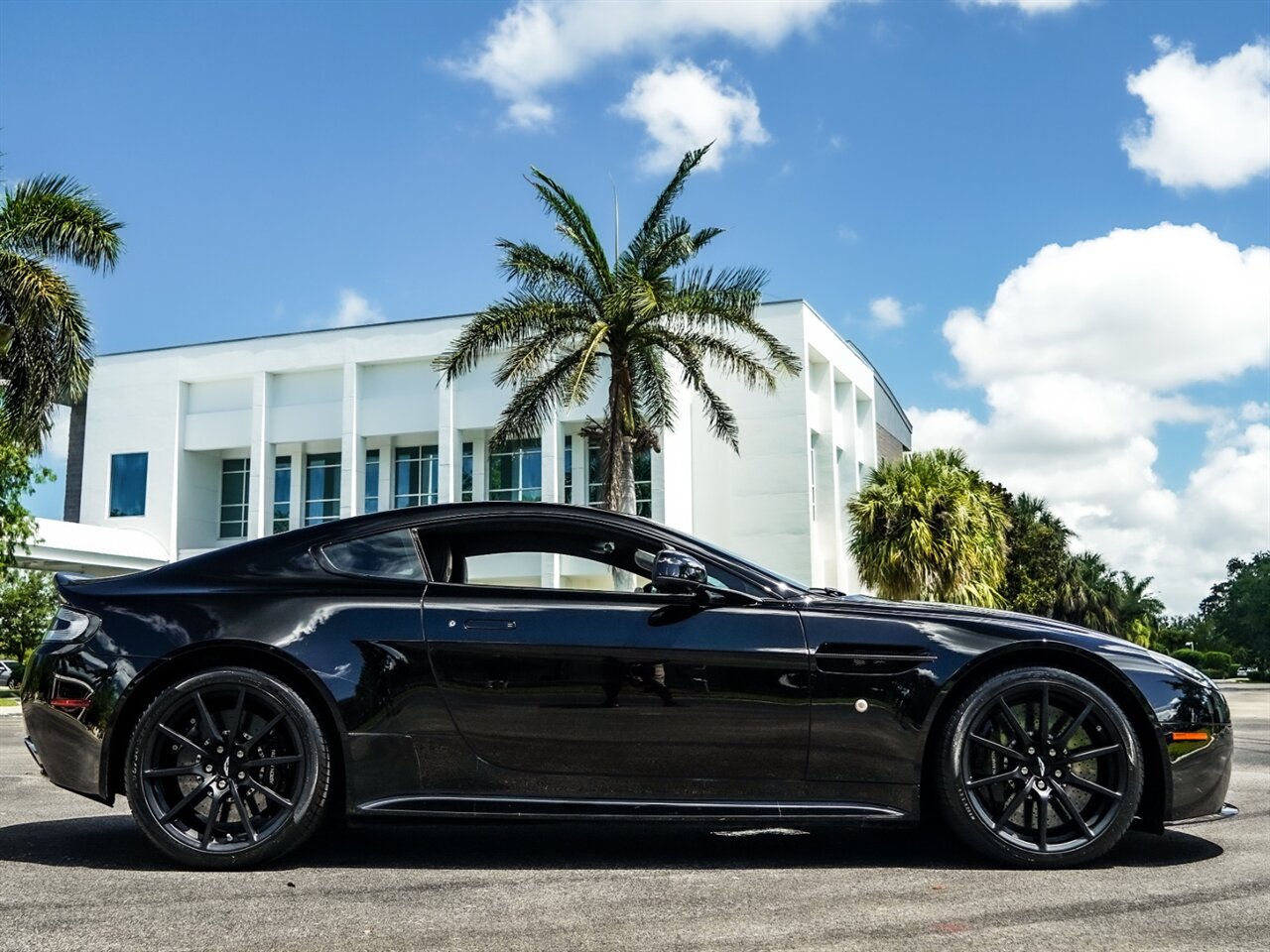 2015 Aston Martin V12 Vantage S   - Photo 39 - Bonita Springs, FL 34134
