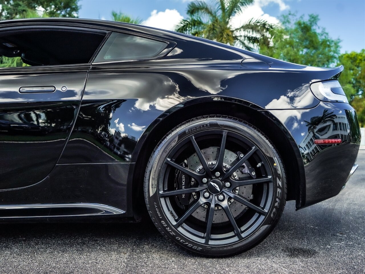 2015 Aston Martin V12 Vantage S   - Photo 33 - Bonita Springs, FL 34134