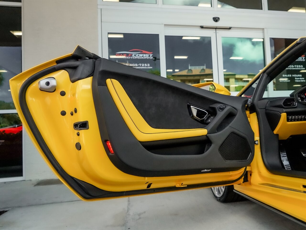 2022 Lamborghini Huracan EVO Spyder   - Photo 21 - Bonita Springs, FL 34134